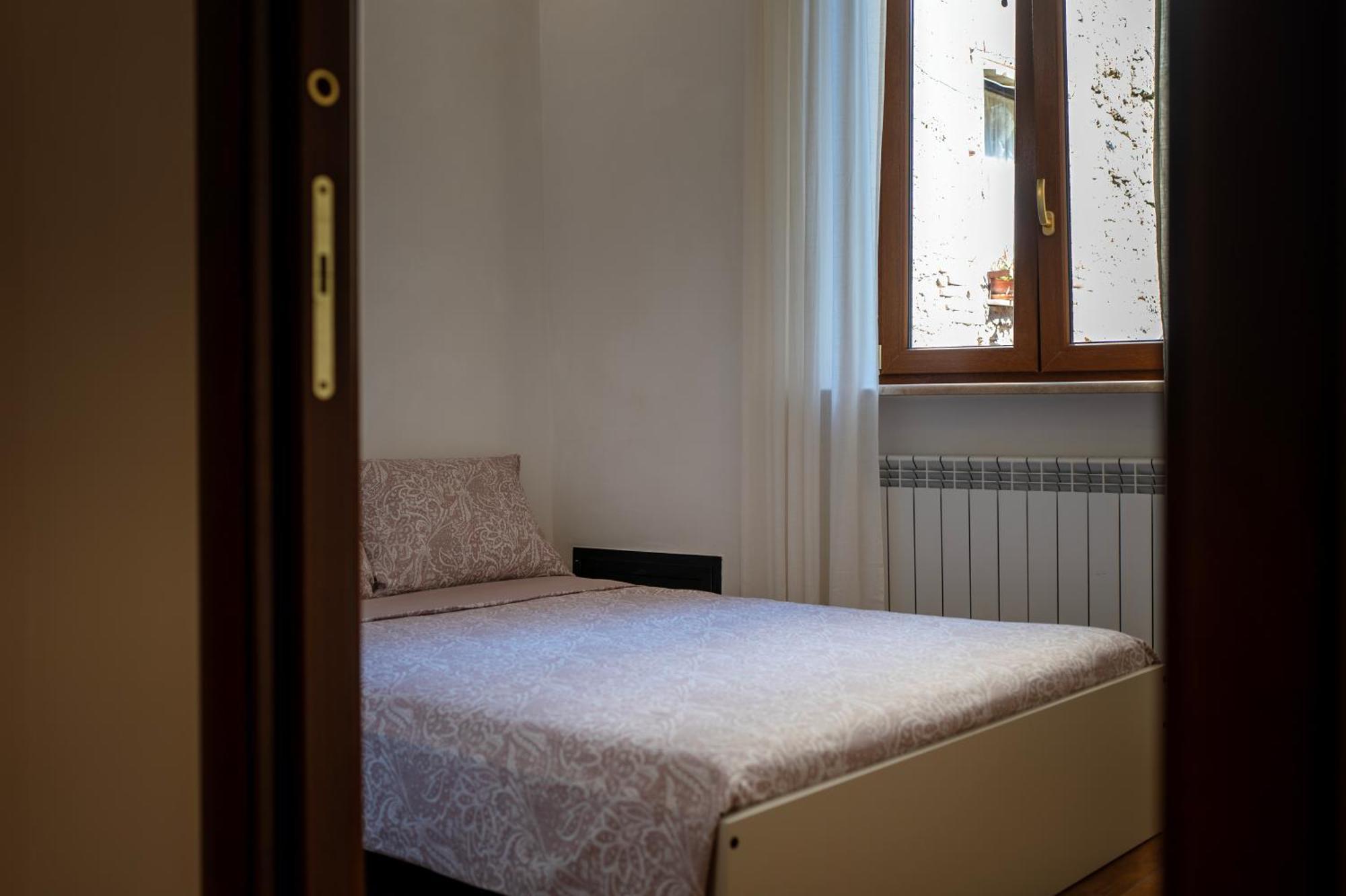 Apartment Sleeping In Orte